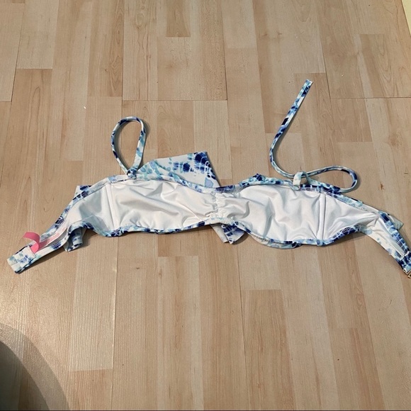 Victoria’s  Secret halter bikini top‎ - Picture 4 of 6